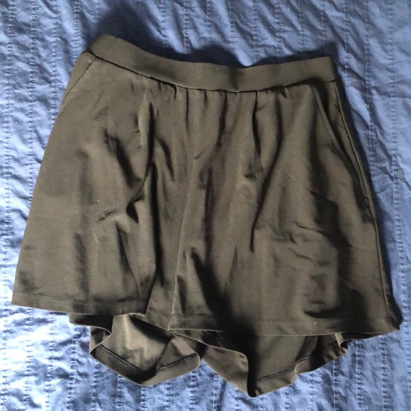 Black High-Waisted Shorts - Picture 1 of 2